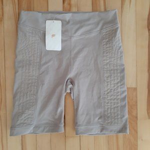 Fabletics nwt beige xl high waisted traputo shorts